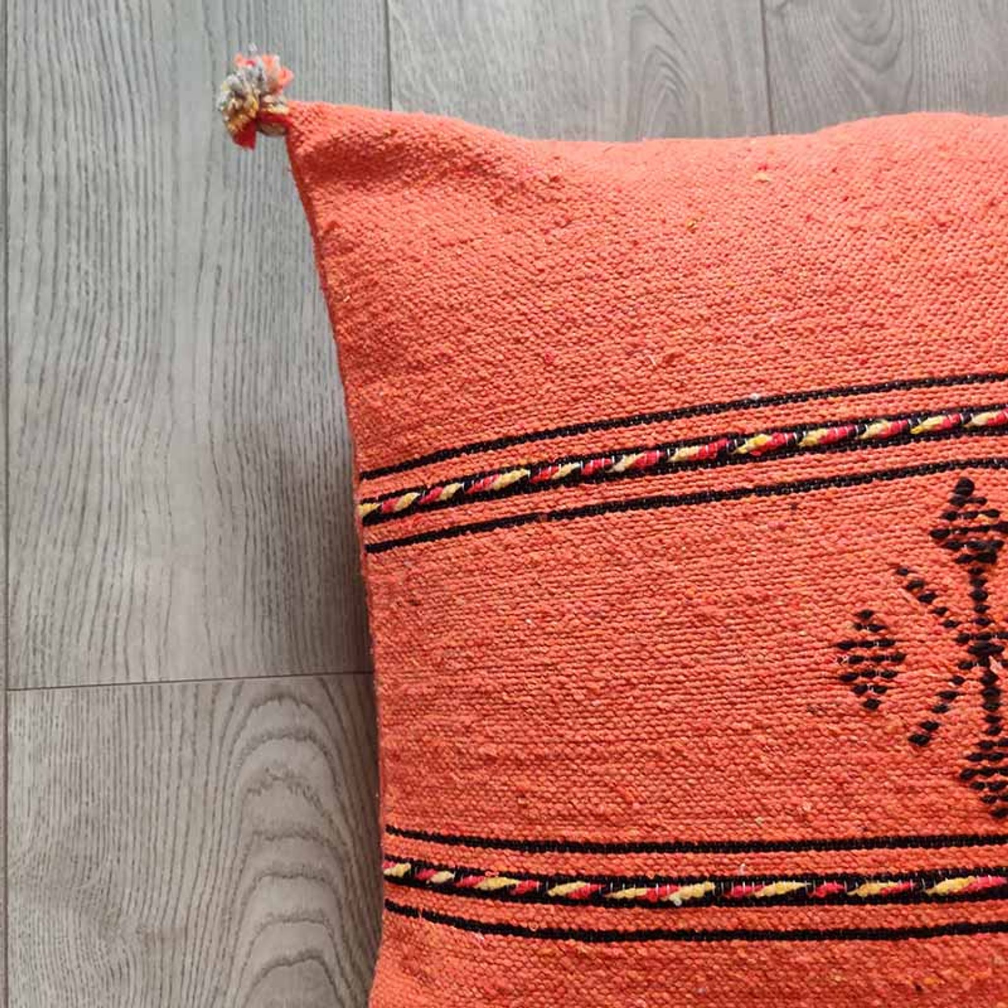 Coussin berbère orange fait main en coton