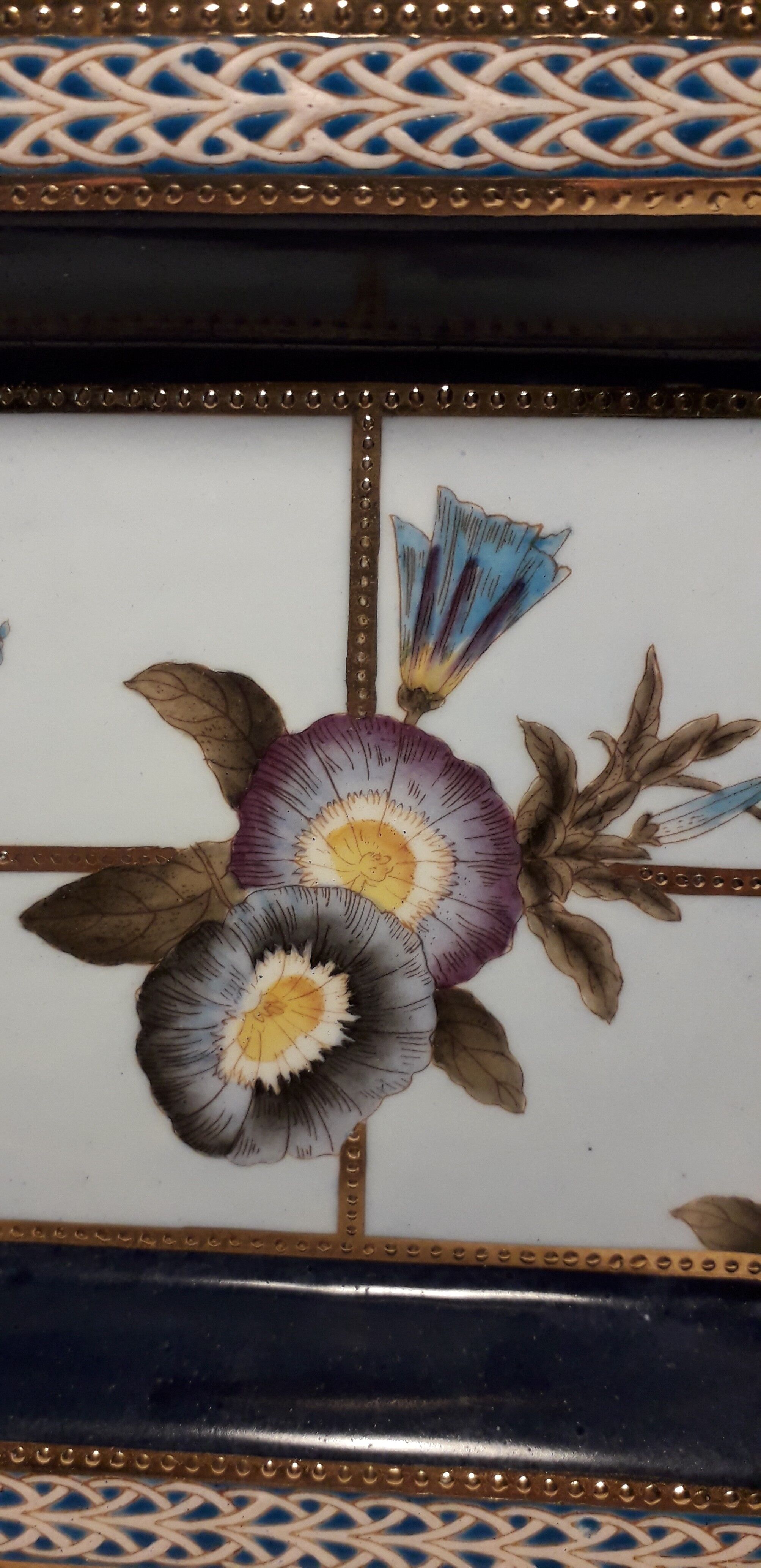 Empty cut painted porcelain pockets by designer Régis Dho