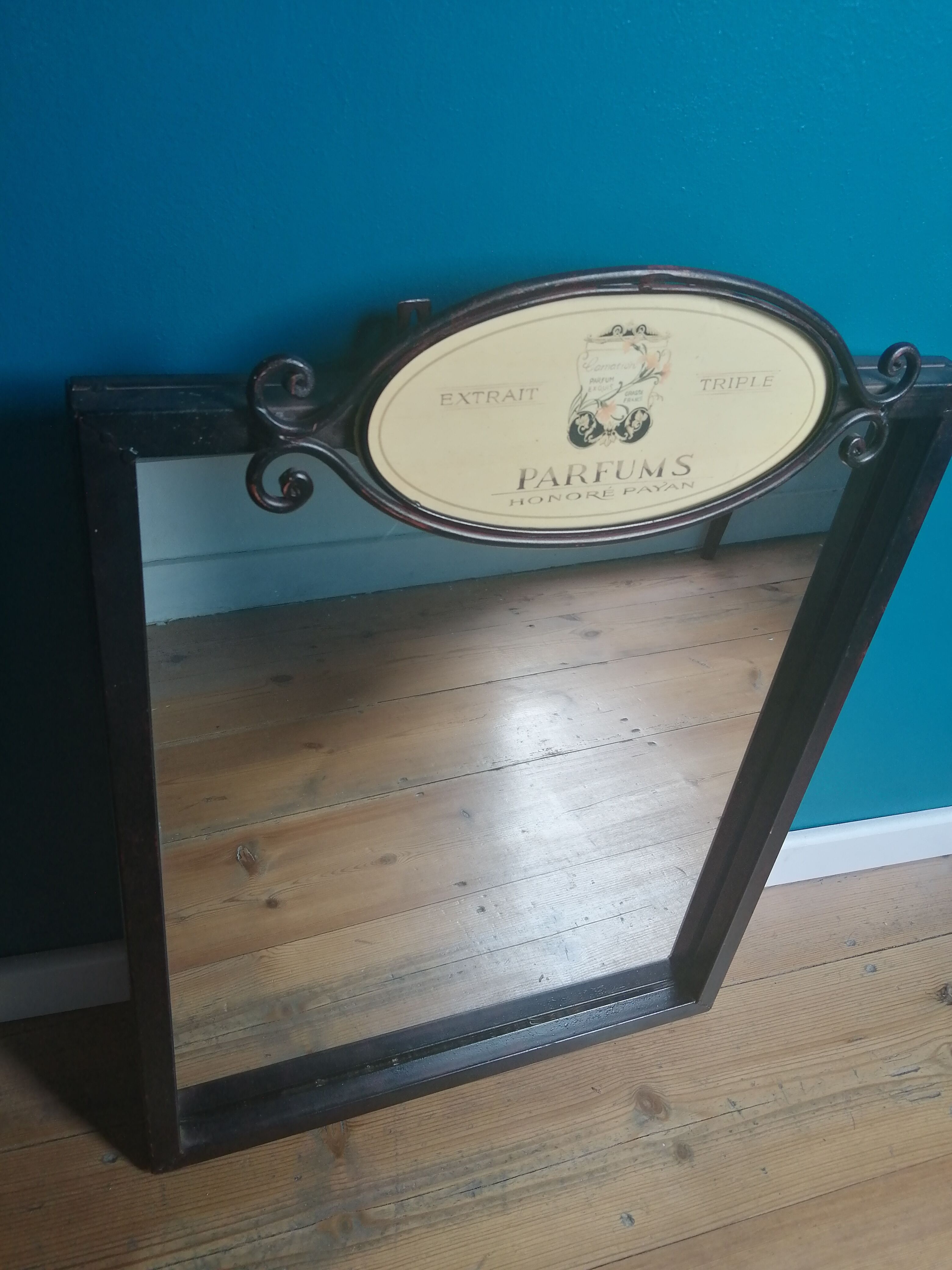 Mirror metal sign perfume