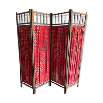 Four fronted screen