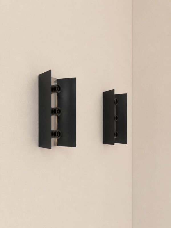 Paire d'appliques murales en métal noir et chrome, France, 1970