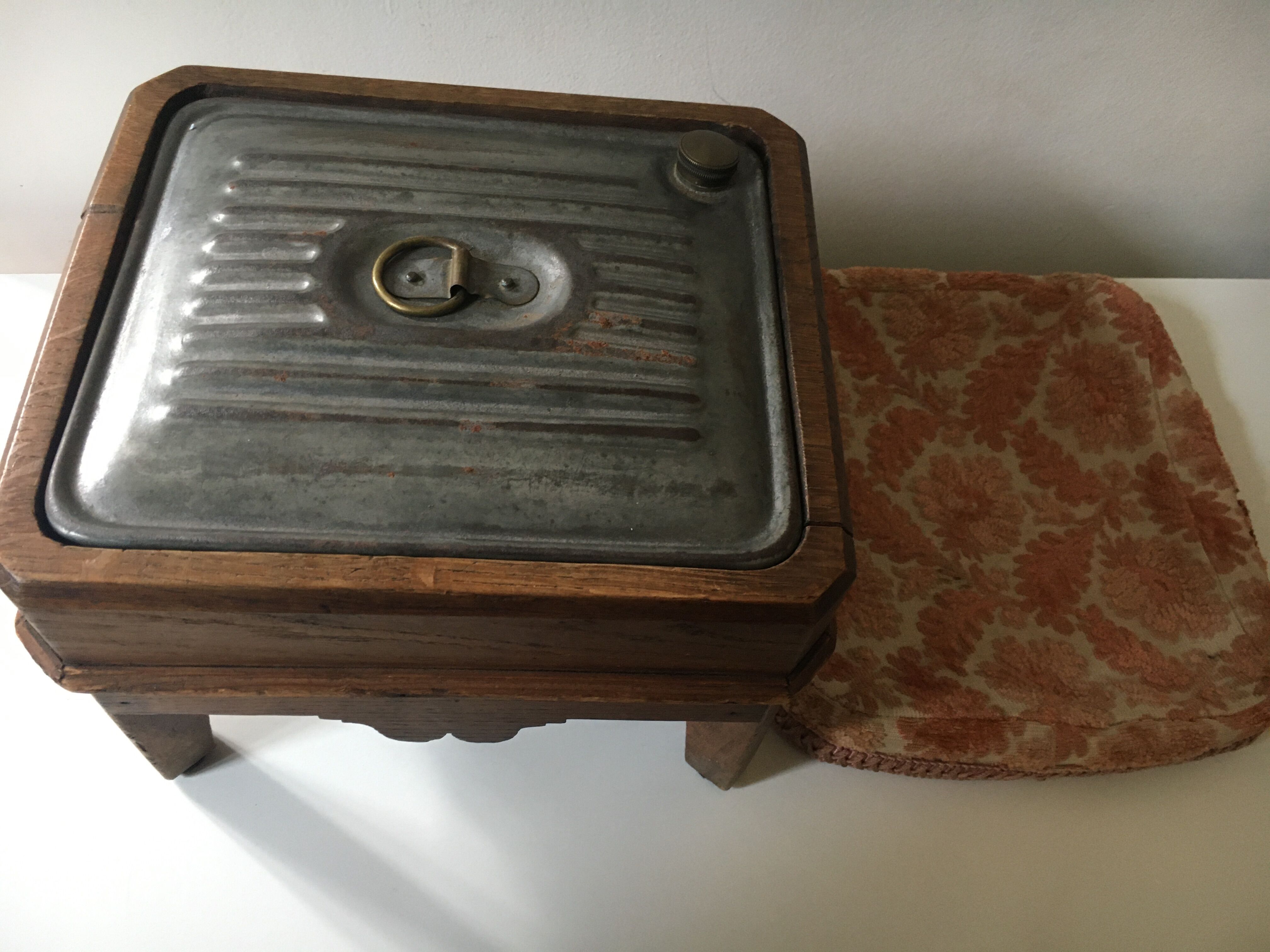 Heated footrest / old foot warmer