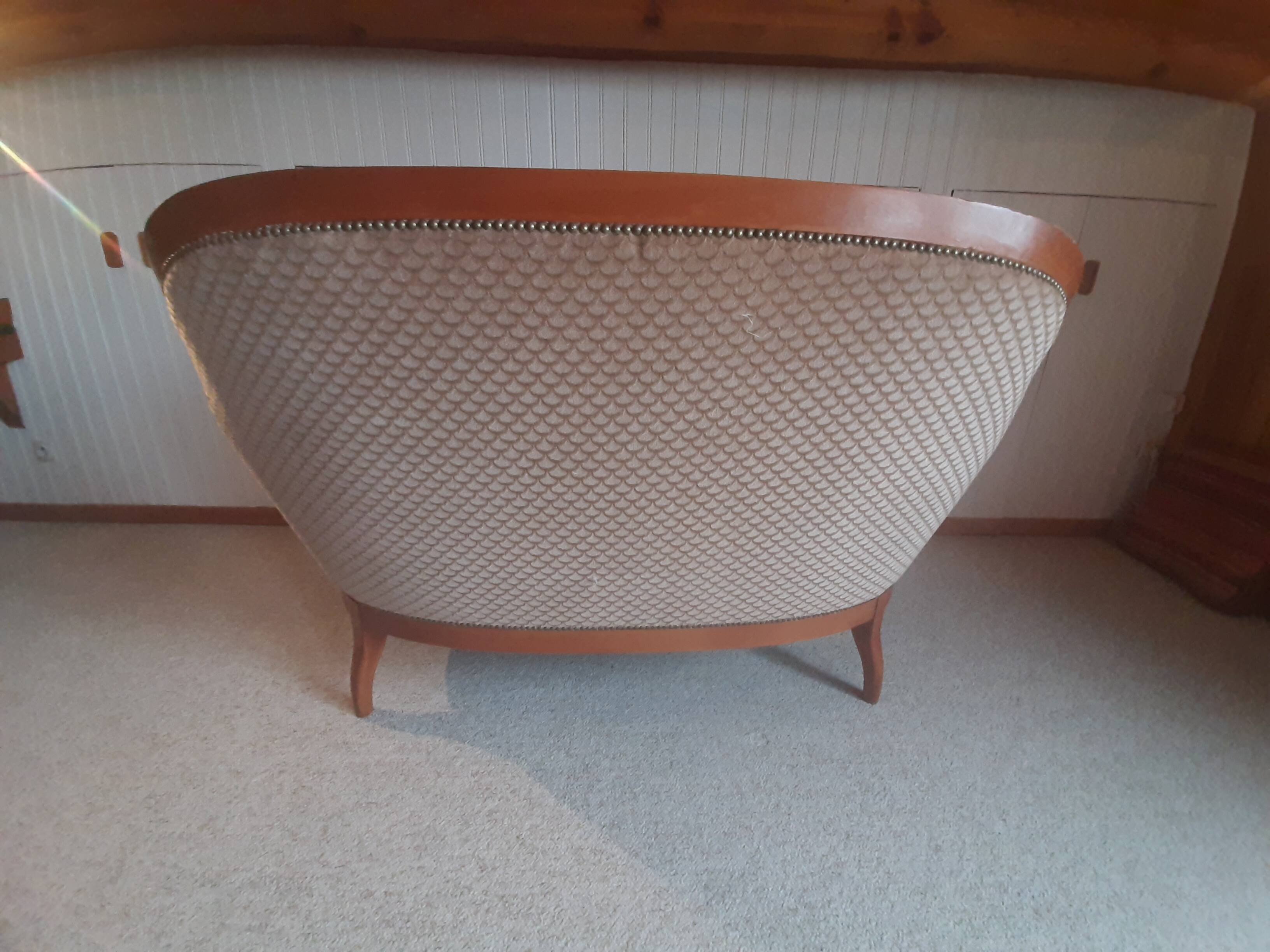 2-seater Louis XV style sofa - arched legs - Art Deco patterned velvet fabric - Beige