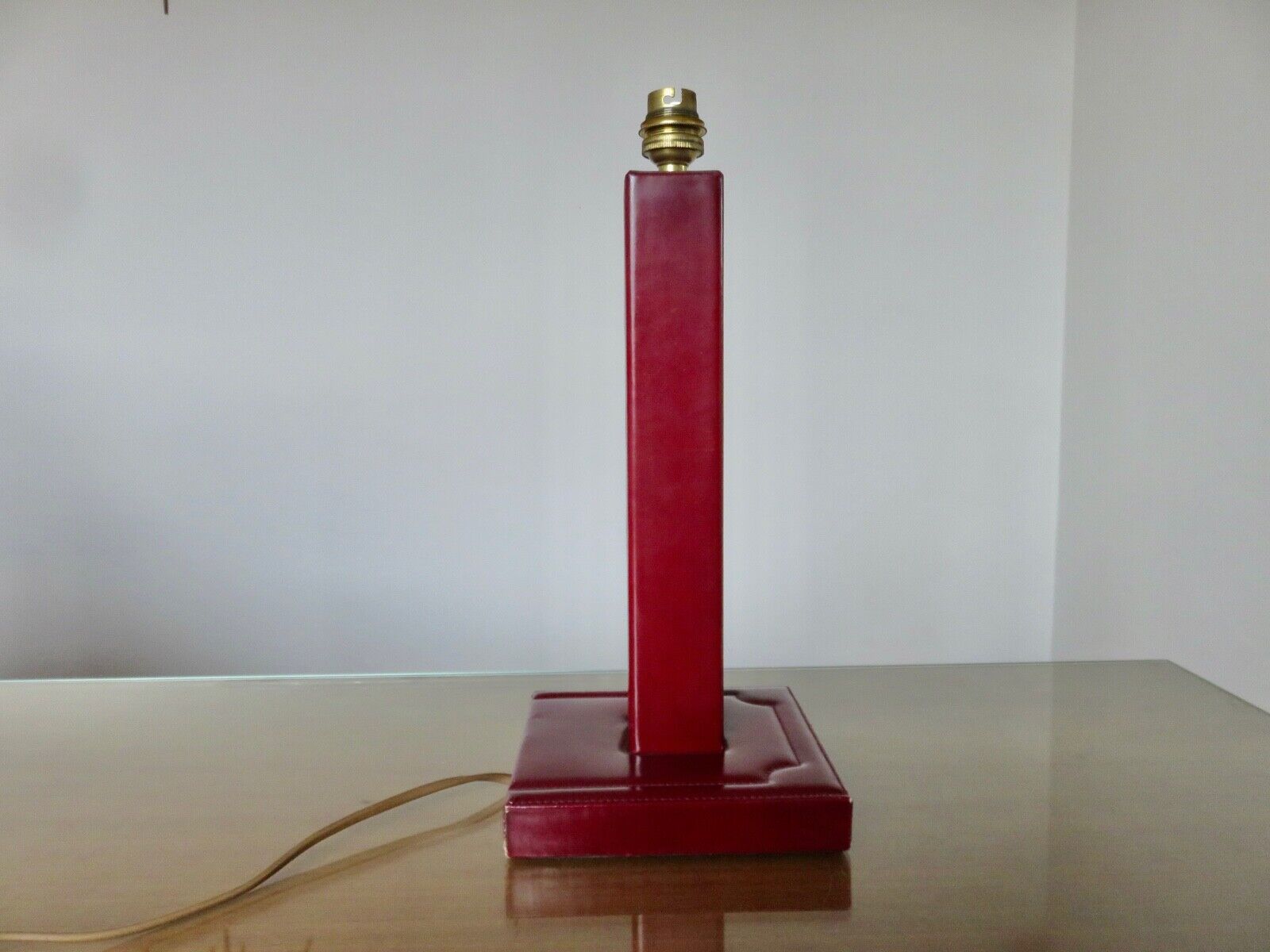 Lamp "the tanner" in burgundy leather 60s 70s