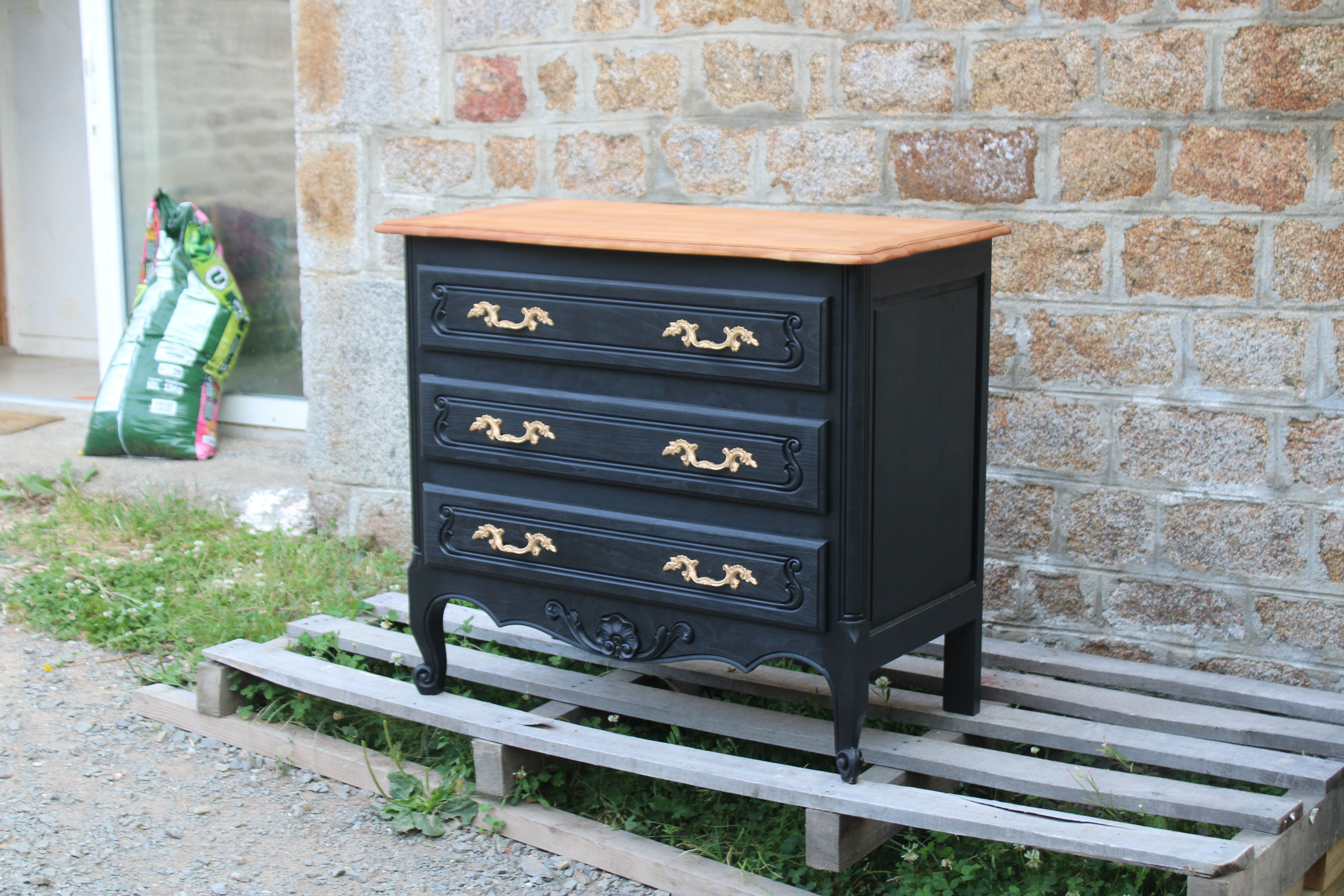 Louis XV style black commode with natural wood top – 3 drawers