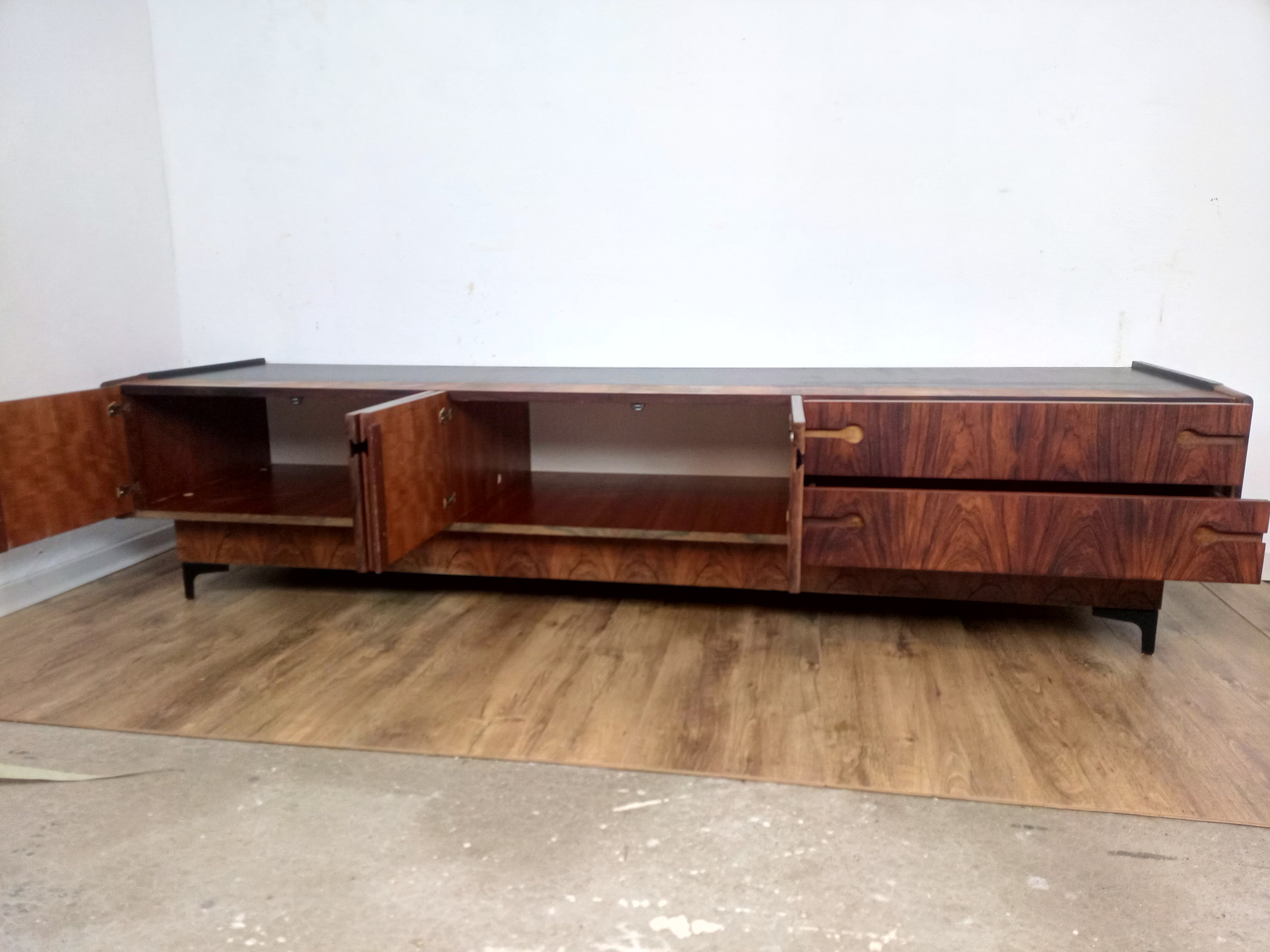 Low Scandinavian row