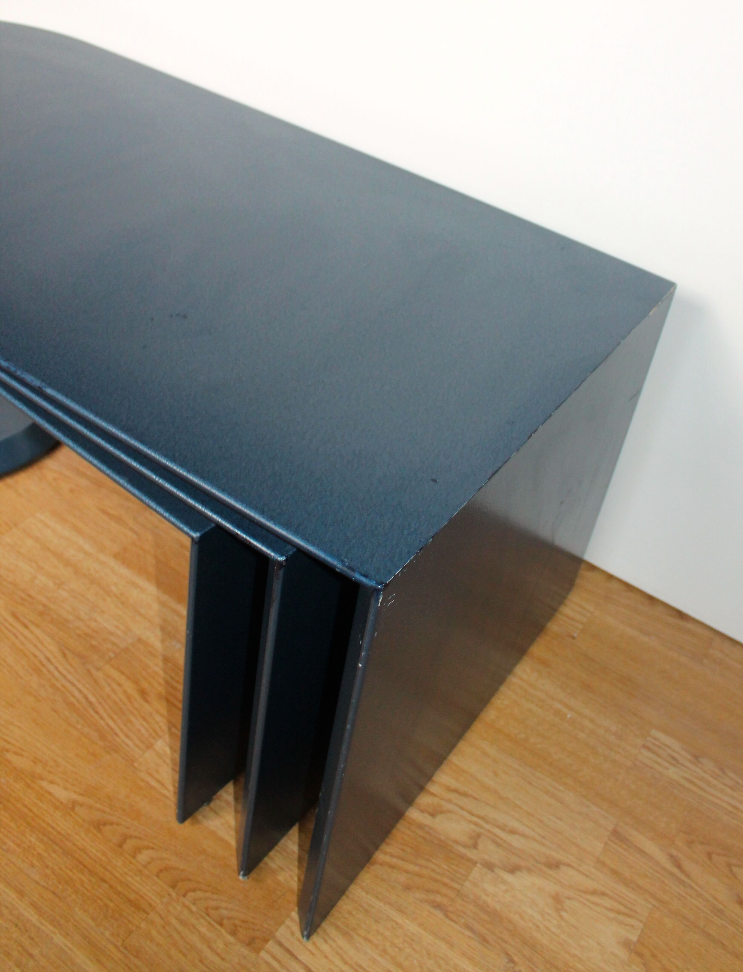 Low years 80,3 trays swivel table