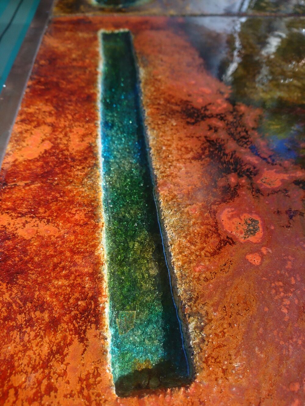 Set of 2 tables enamelled lava