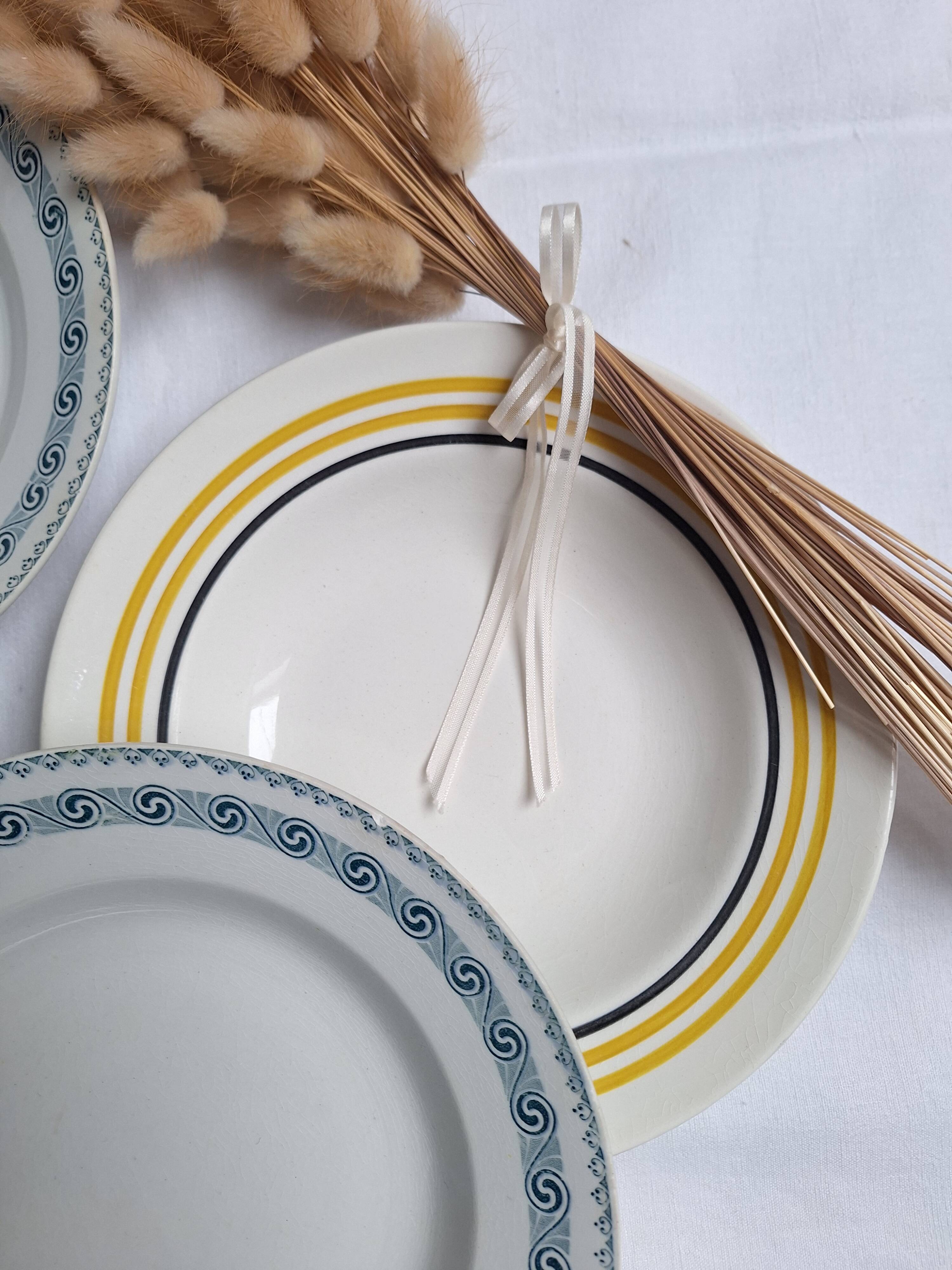 St Amand and Moulin des Loups soup plates