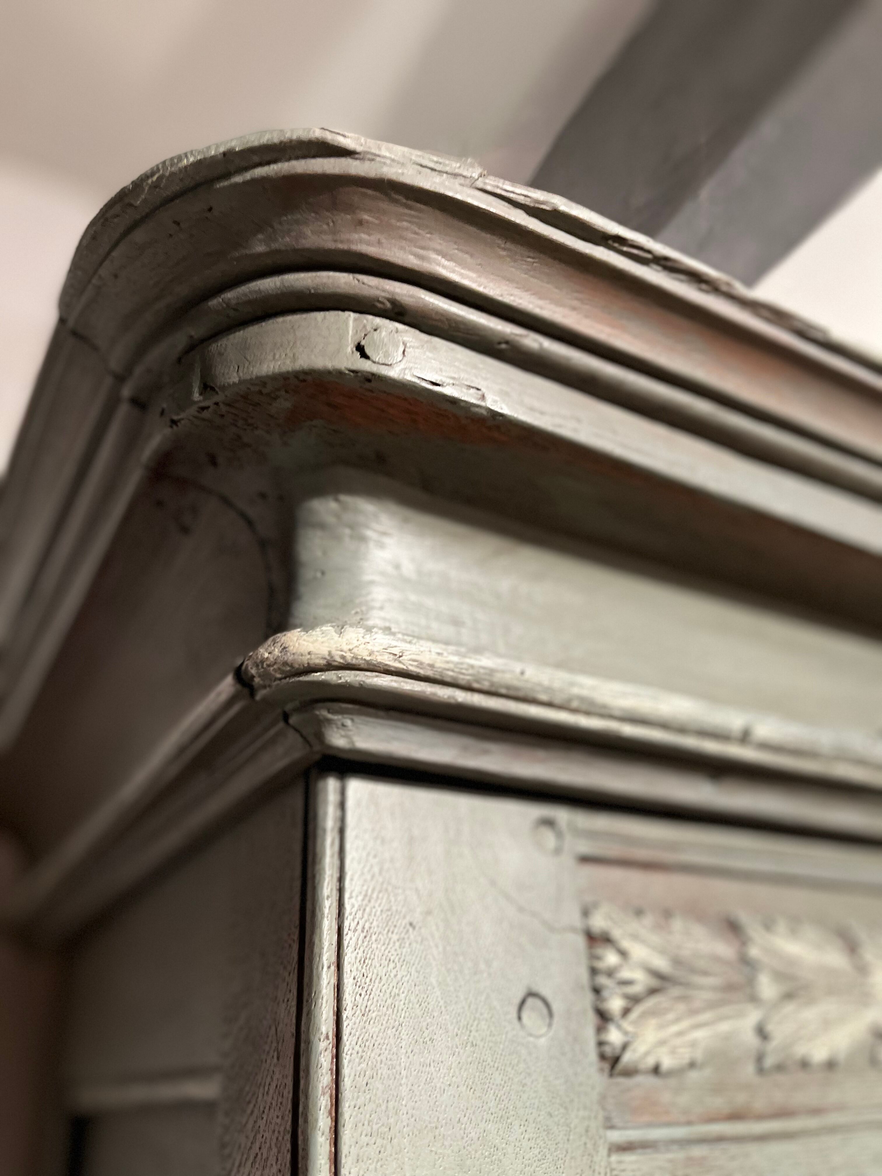 Buffet Louis XV patinated