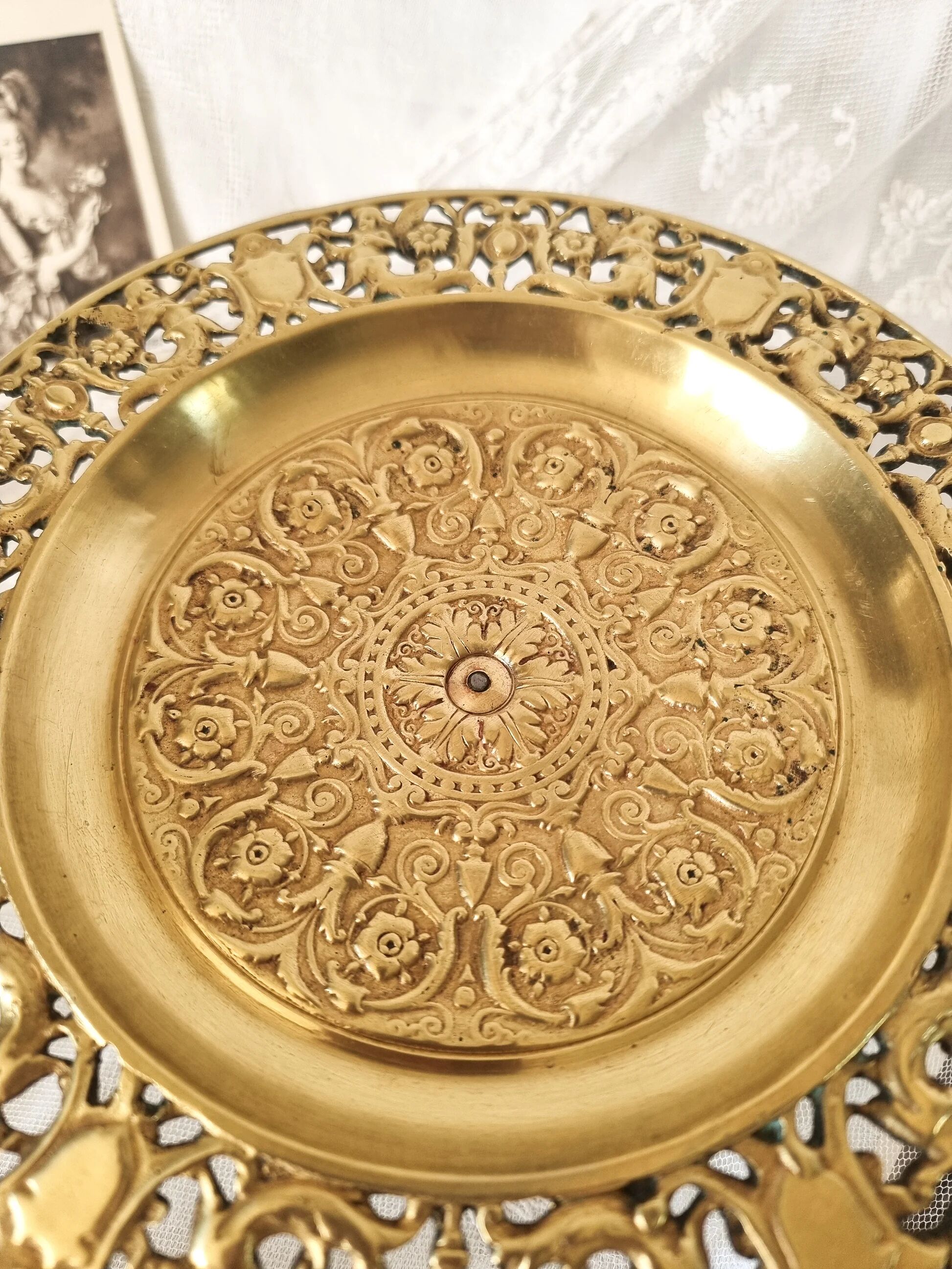 Coupe, plateau sur pied en bronze