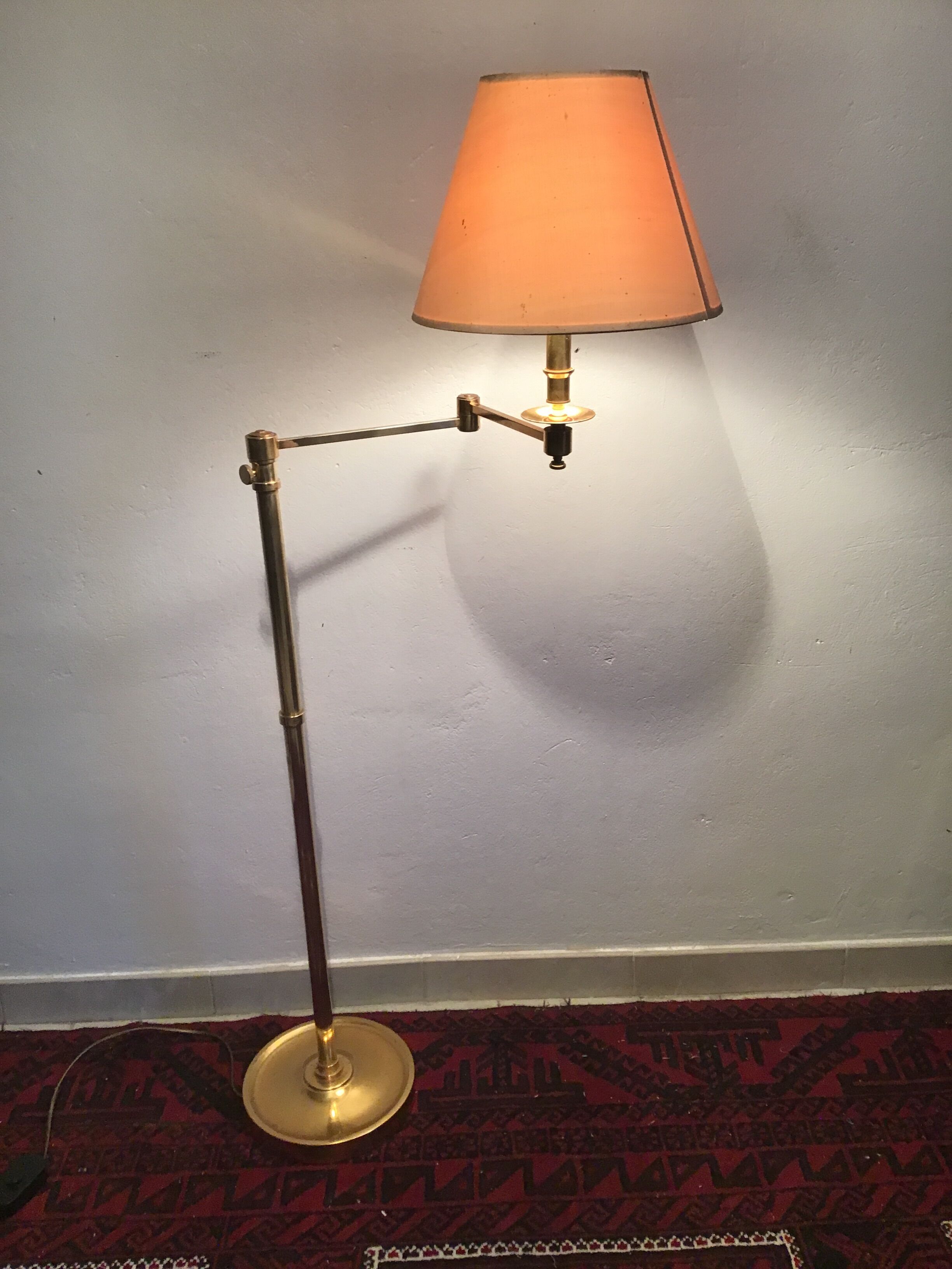 Floor lamp