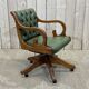 Fauteuil de bureau anglais Chesterfield en cuir vert