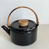 Black enamel kettle