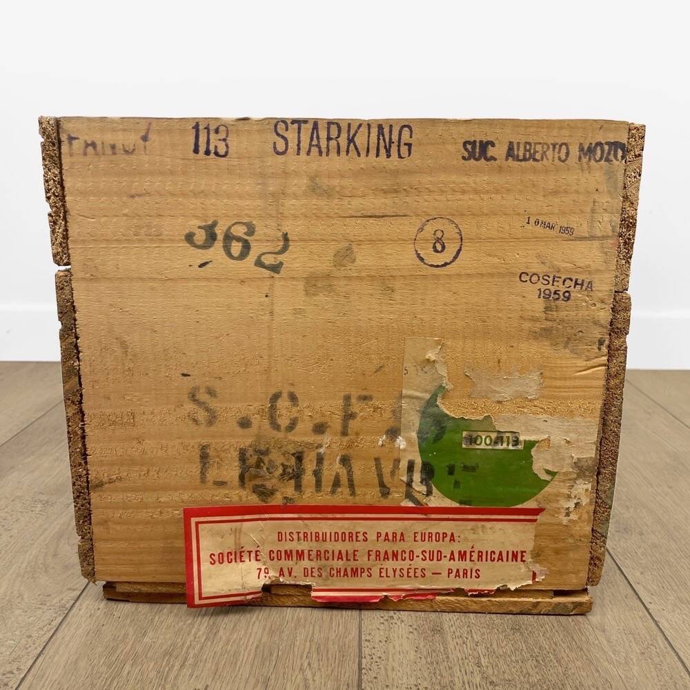 Wooden crate transporting apples safco chile 1959