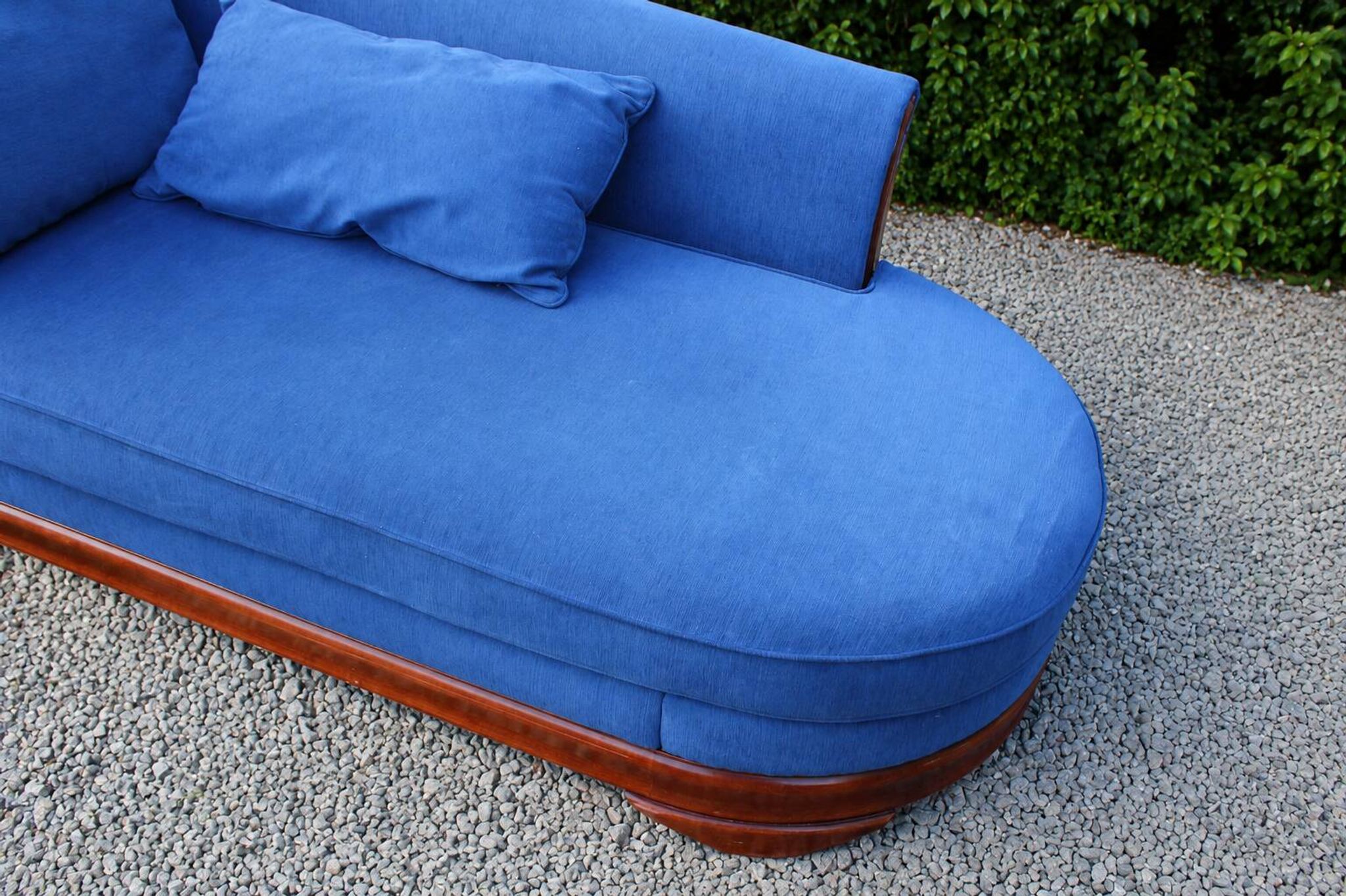Large vintage cobalt blue chaise longue in fabric and wood – long chair 190