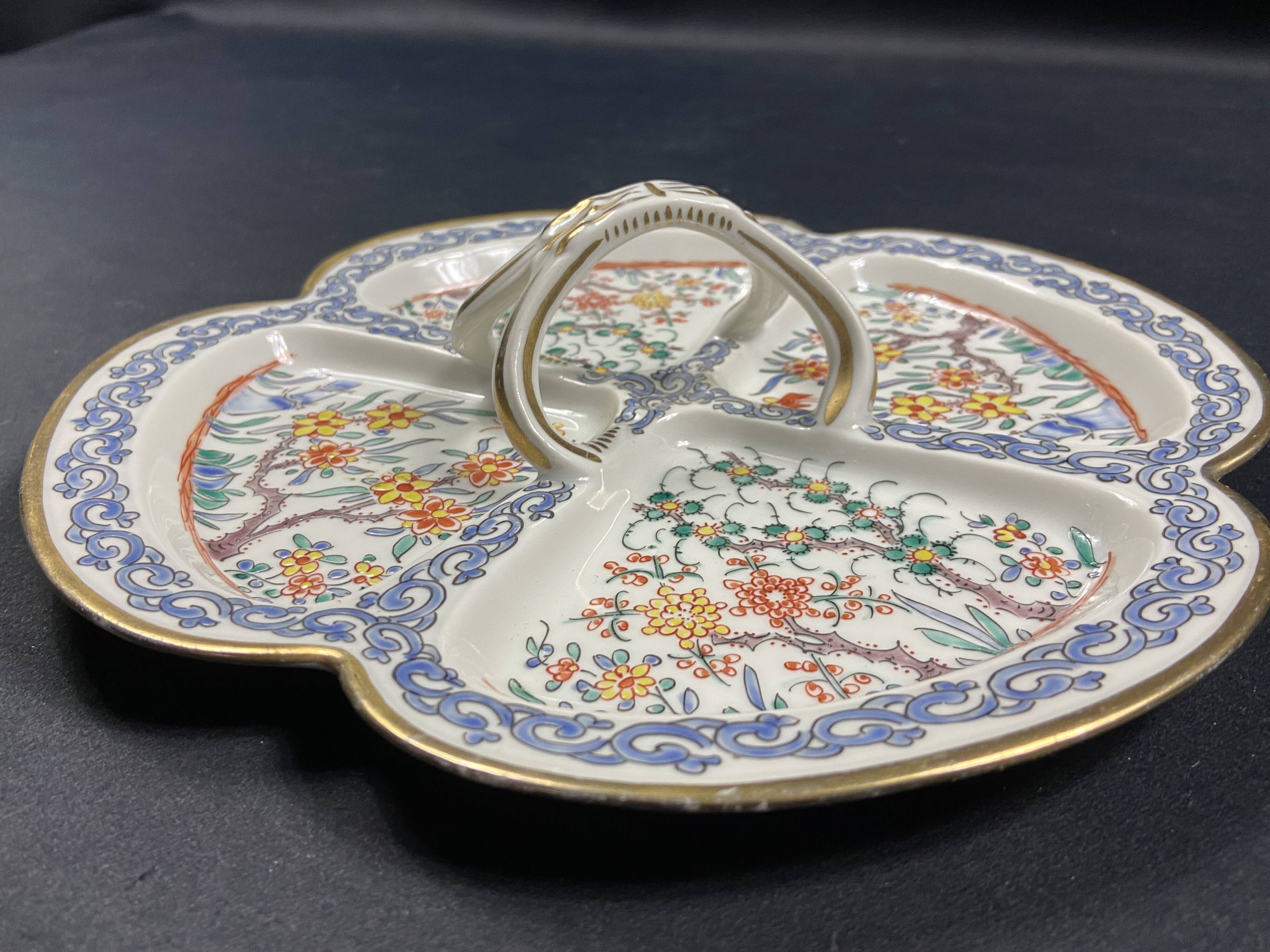 Four-lobed beggar worker's hors d'oeuvre in Chantilly porcelain, Japanese decor
