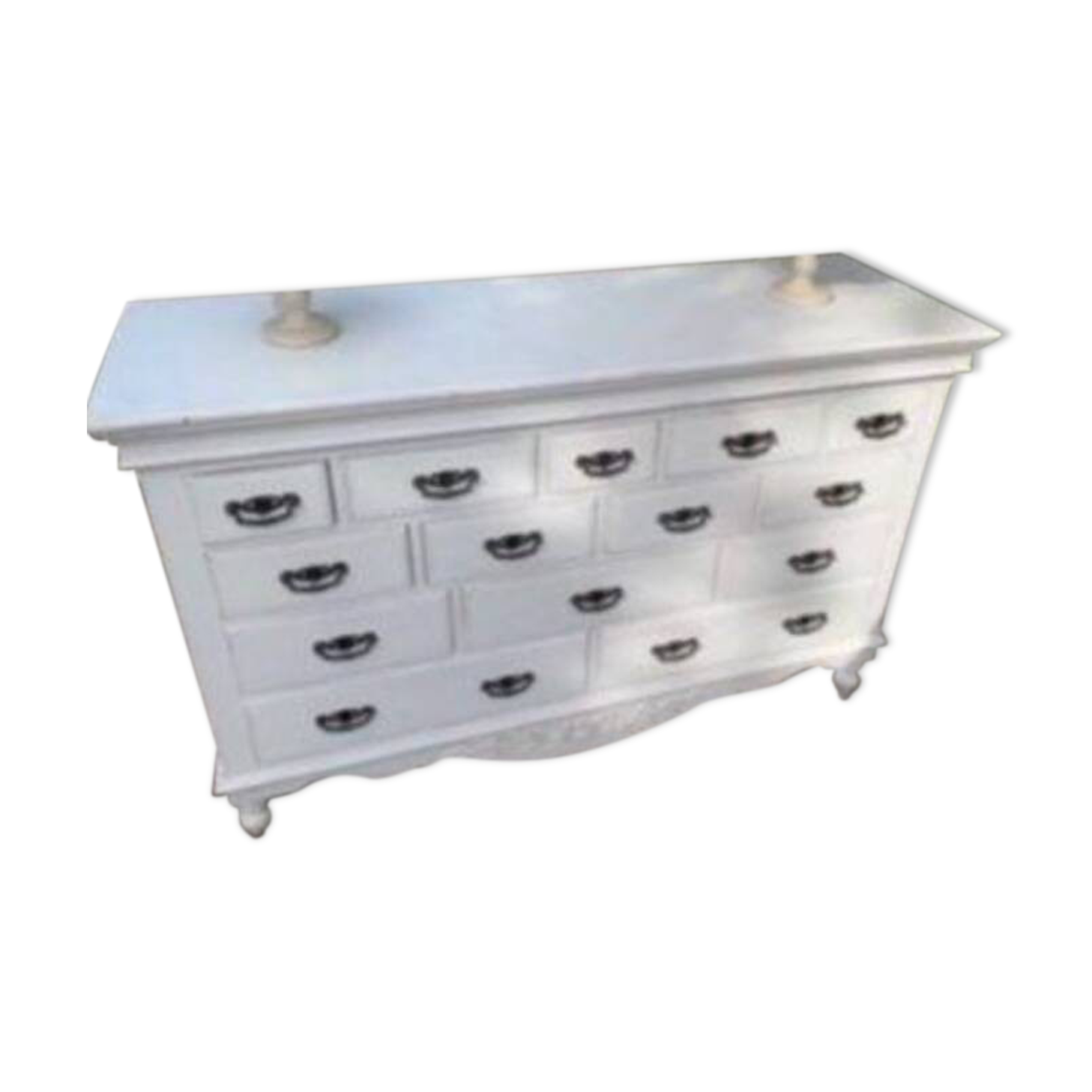Dresser/set of drawers and its table lamps