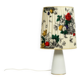 Large elegant 1960s KPM table lamp in porcelain and pleated silk lampshade