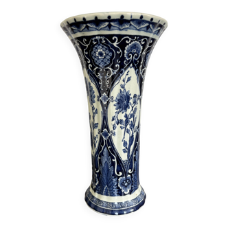 Antique Delft vase – Petrus Regout Maastricht