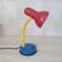 Lampe de bureau couleur Memphis rouge bleu jaune