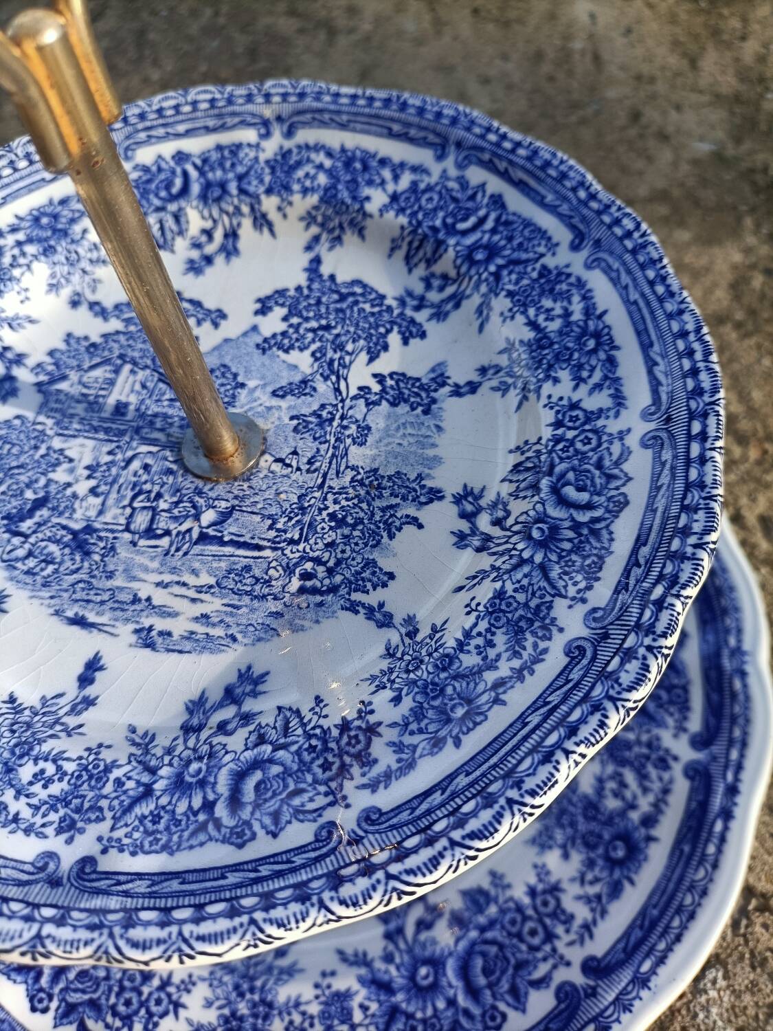 Lunéville retro cake stand