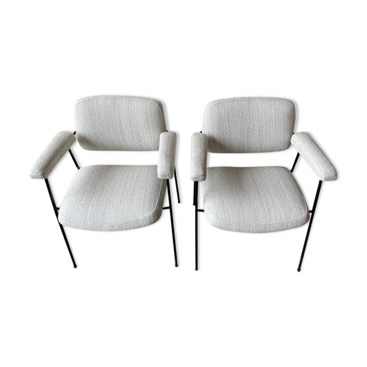 Pair of chairs CM197 by Pierre Paulin, in curly wool