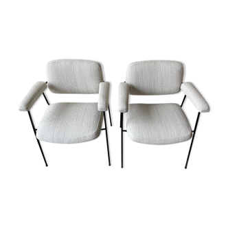 Pair of chairs CM197 by Pierre Paulin, in curly wool