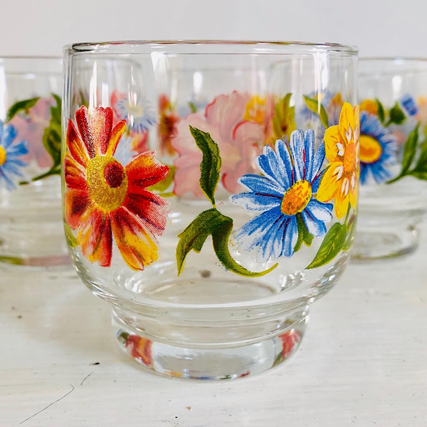 Six verres fleuris