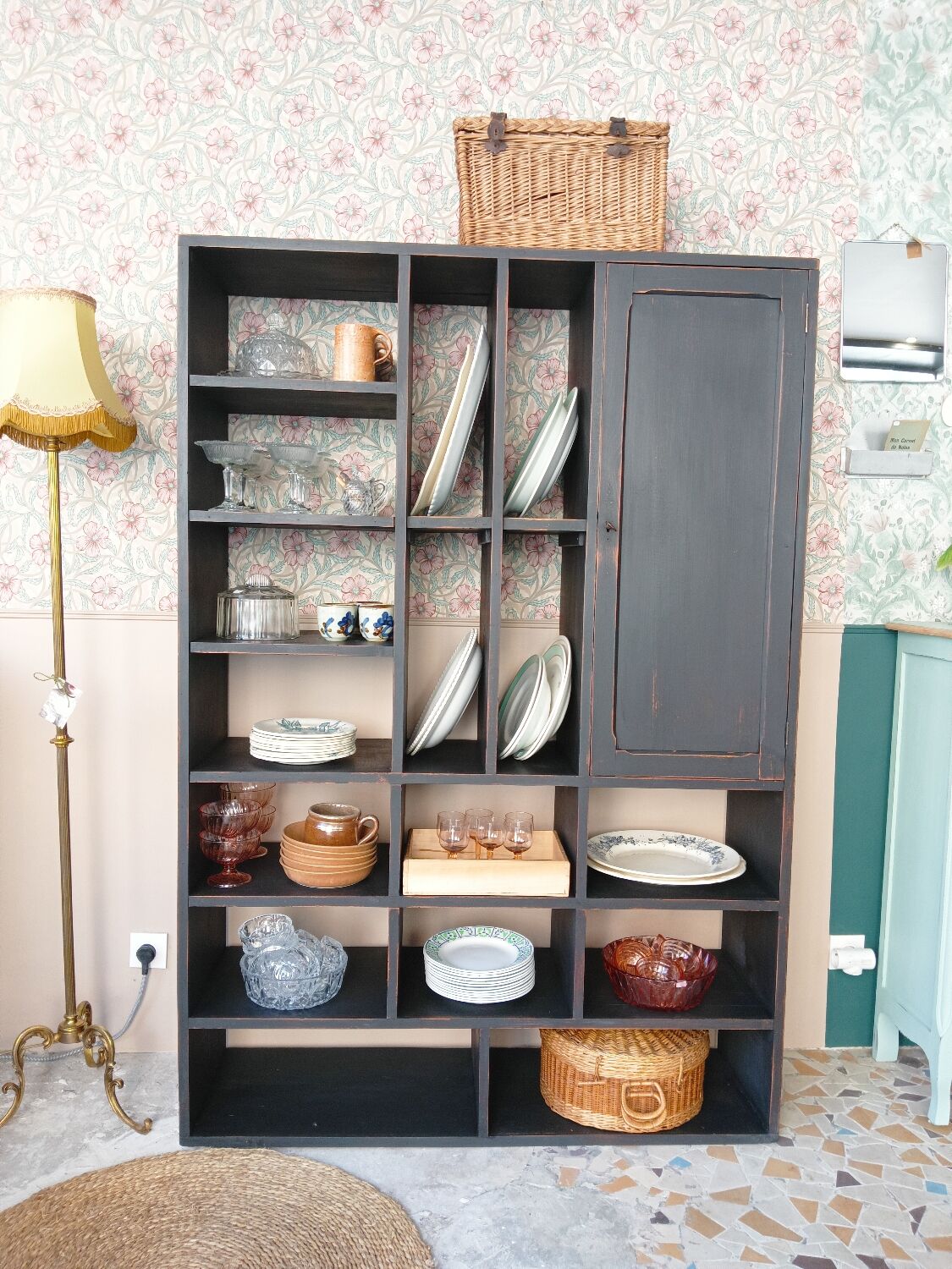 Cabinet with lockers