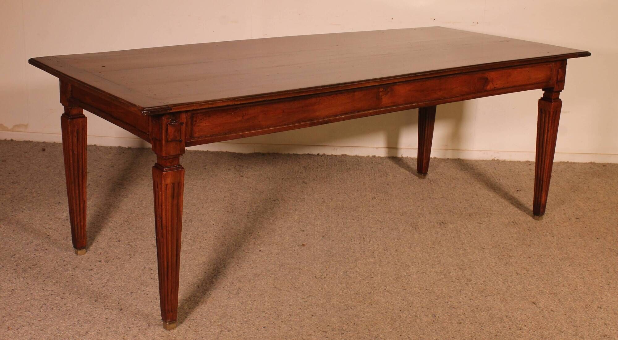 Louis XVI Period Walnut Dining Table - 18th Century
