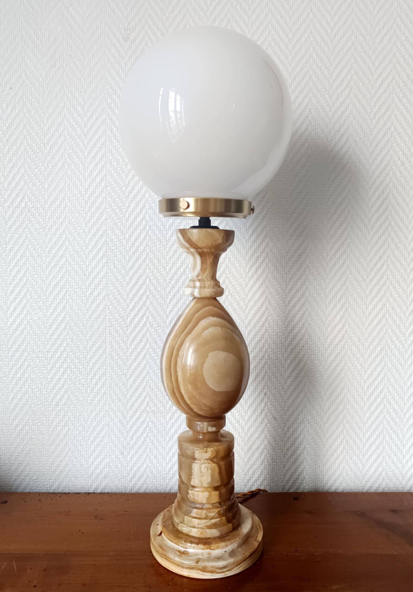 Large onyx and opaline egg lamp 60 cm
