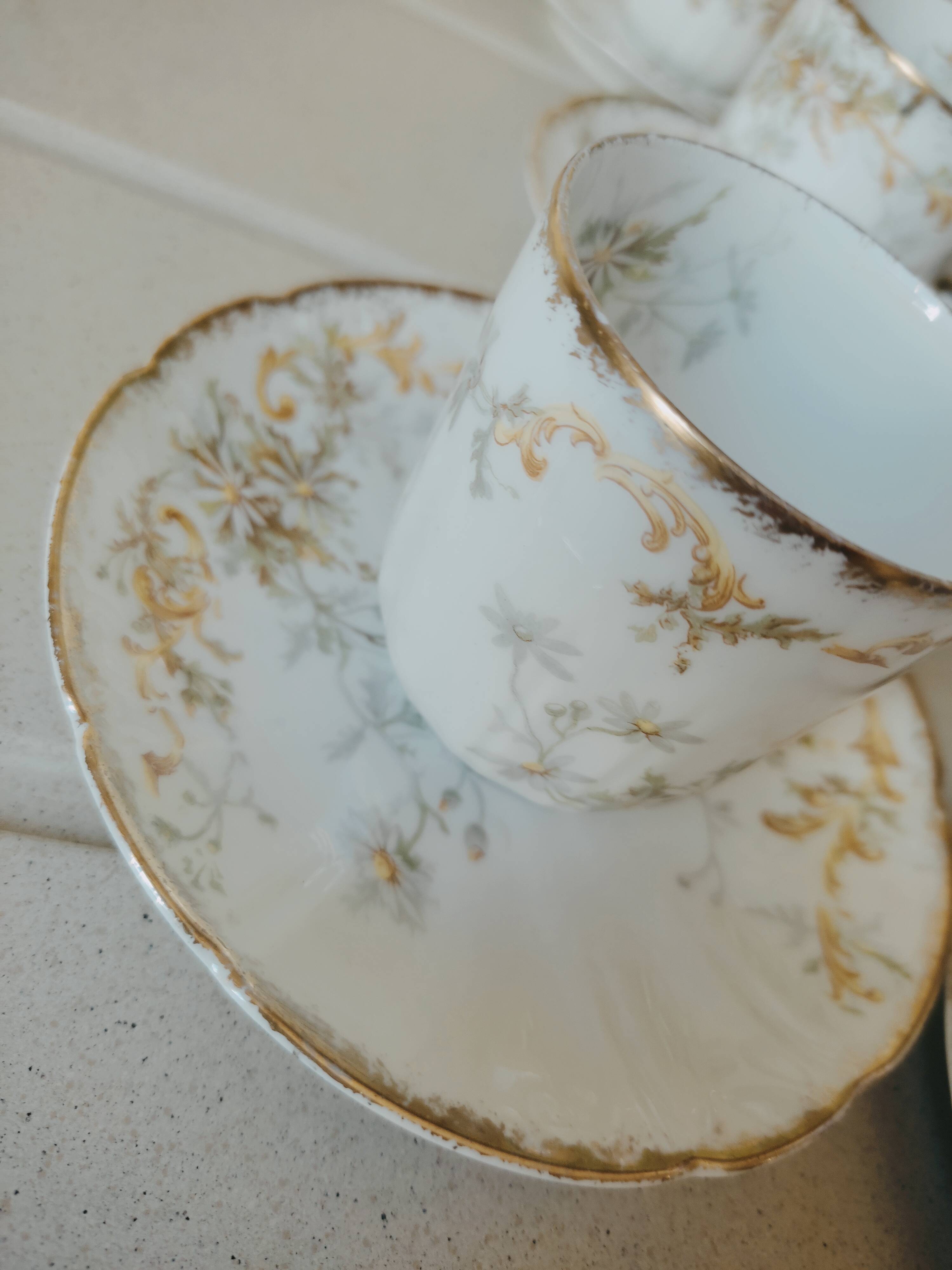 6 fine porcelain coffee cups