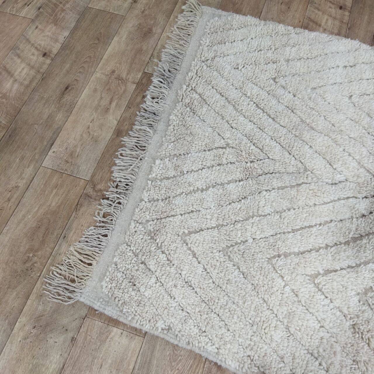 Handmade Moroccan Berber rug 155 X 124 CM