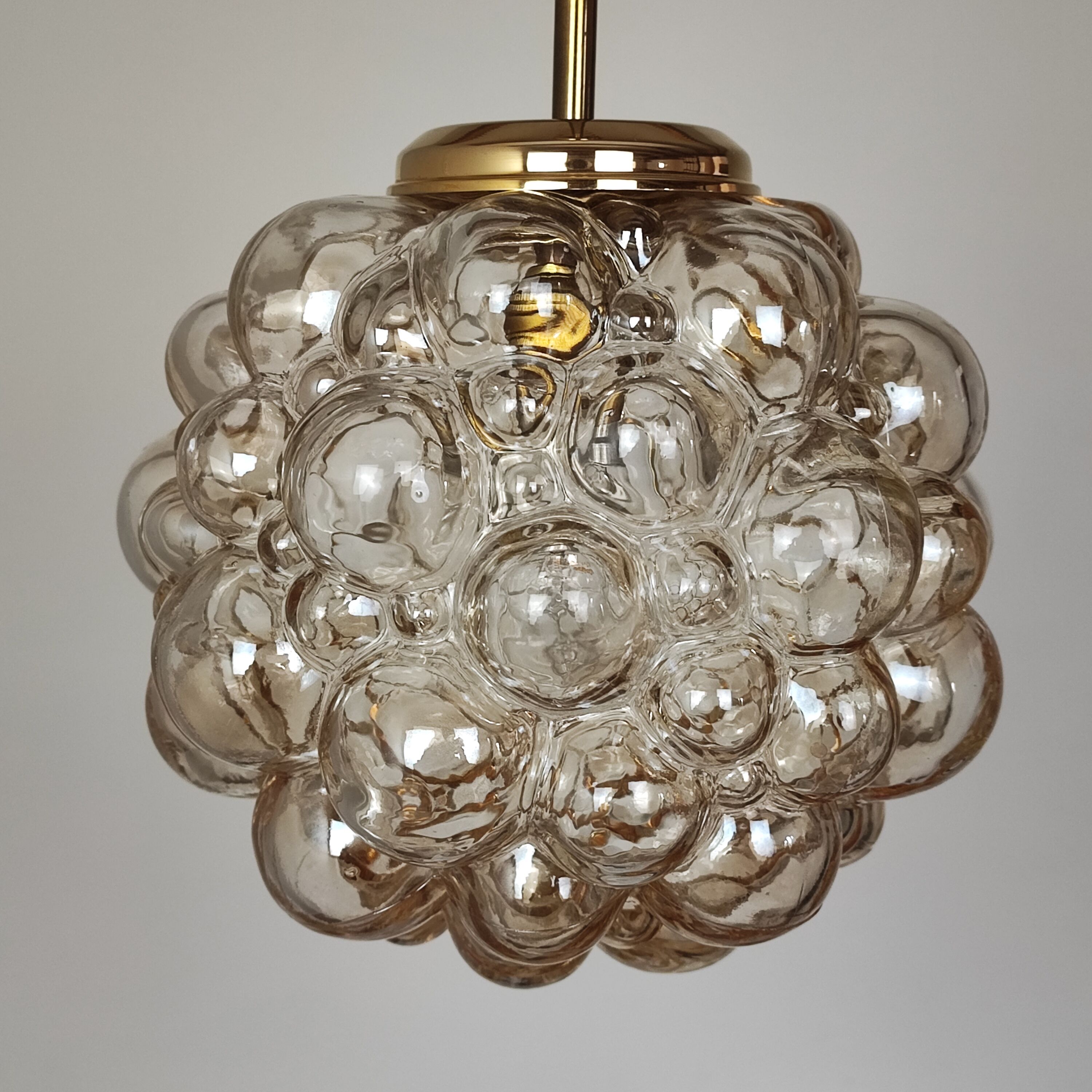 Glass suspension "bubble"