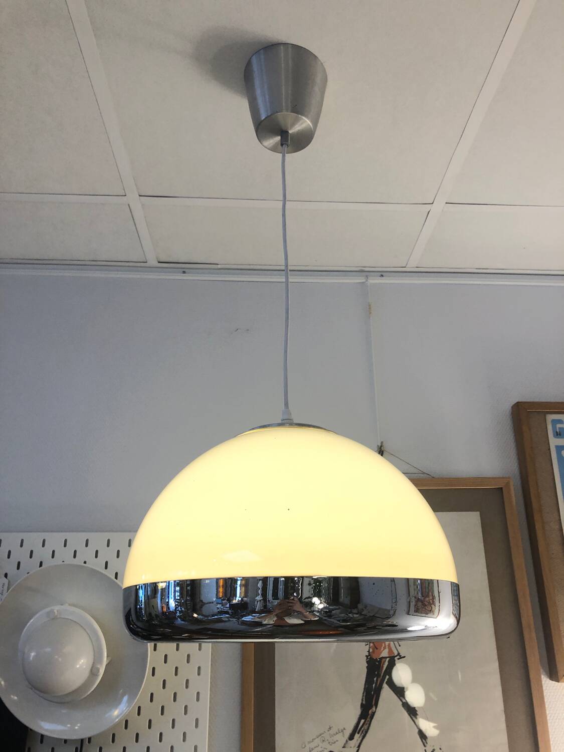 Guzzini style shade 1970