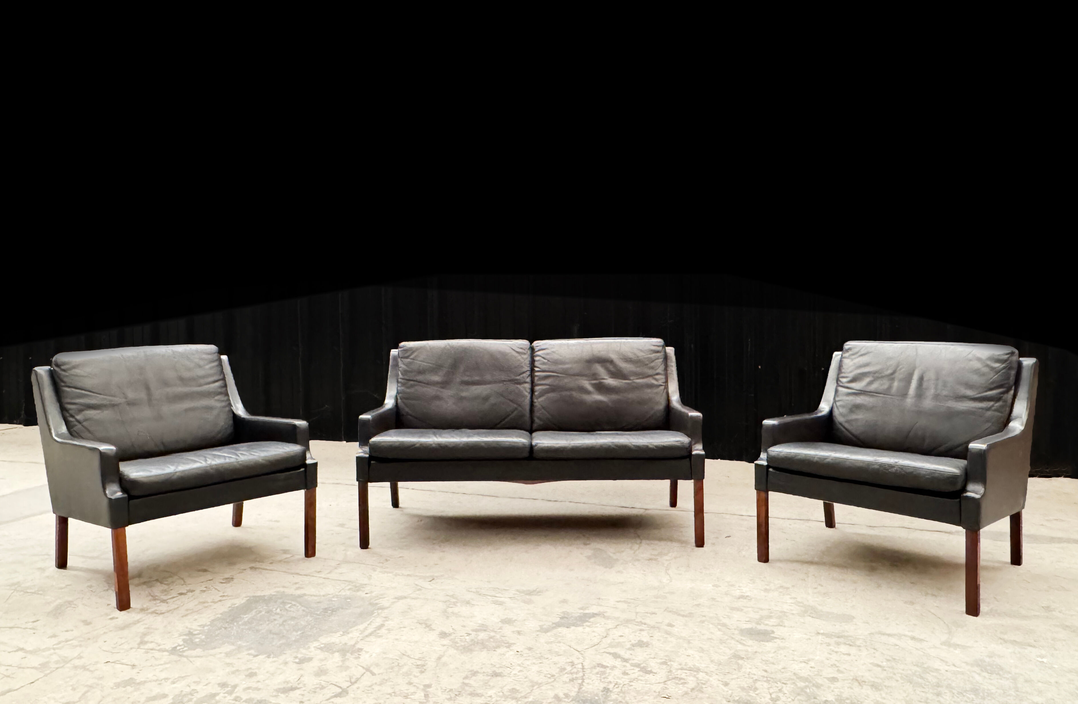 Canapé et 2 fauteuils scandinaves en cuir