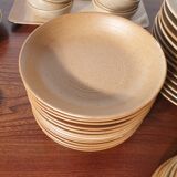 Sandstone or terracotta service