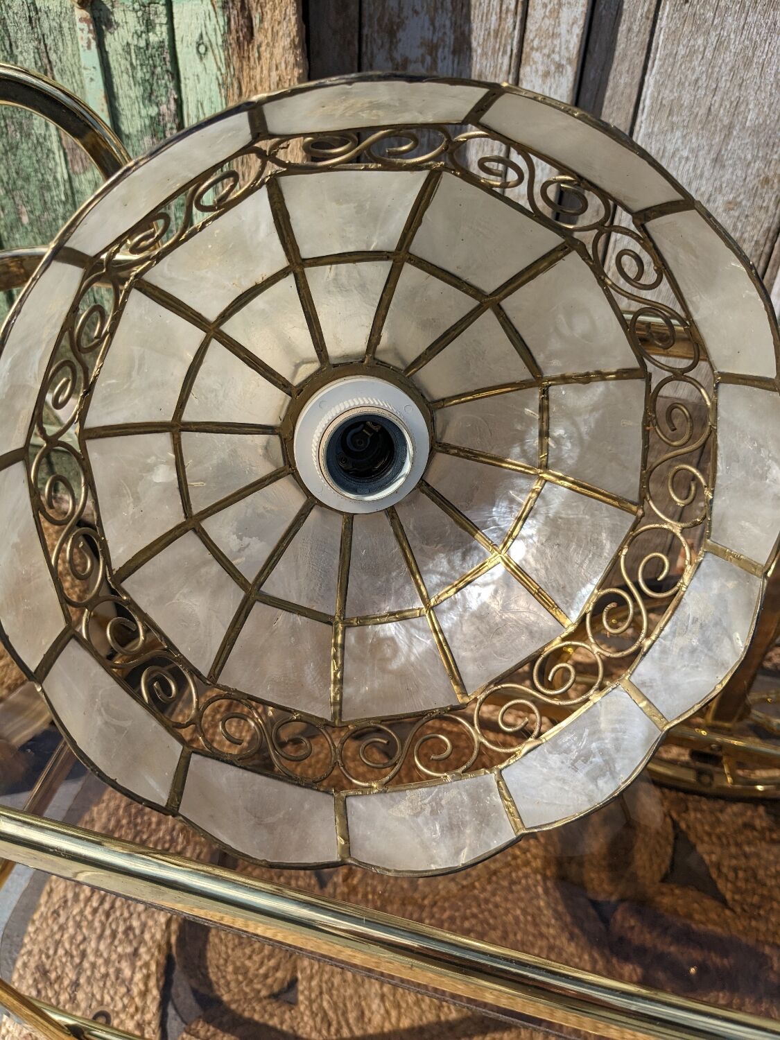 Vintage suspension in mother-of-pearl and brass