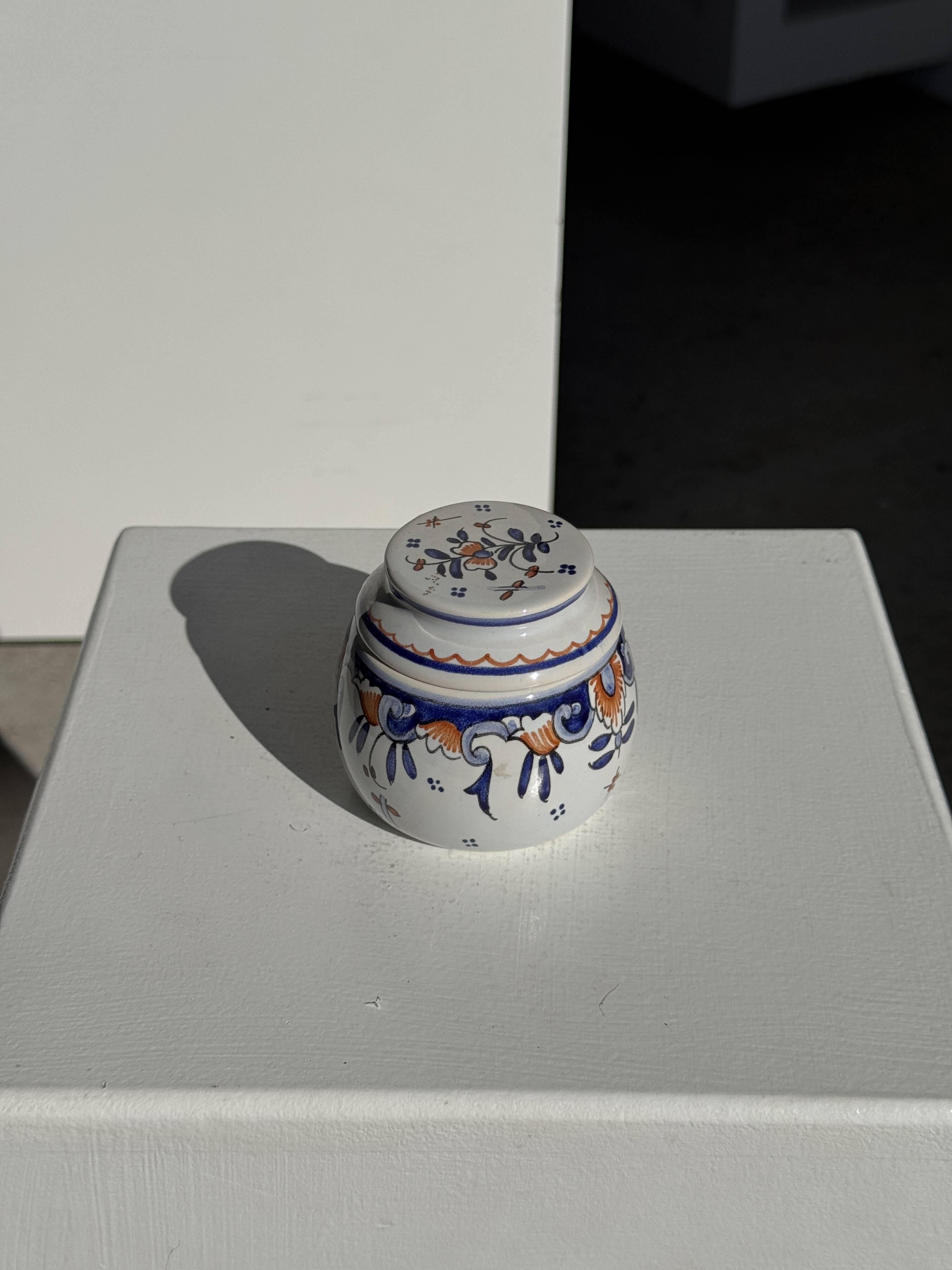 Small water butter dish in vintage earthenware with blue and orange floral patterns D10