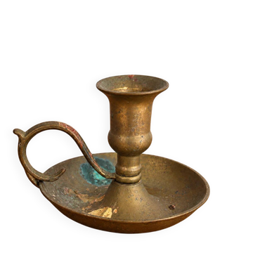 Antique patinated brass hand candlestick – Vintage rat of the cellar