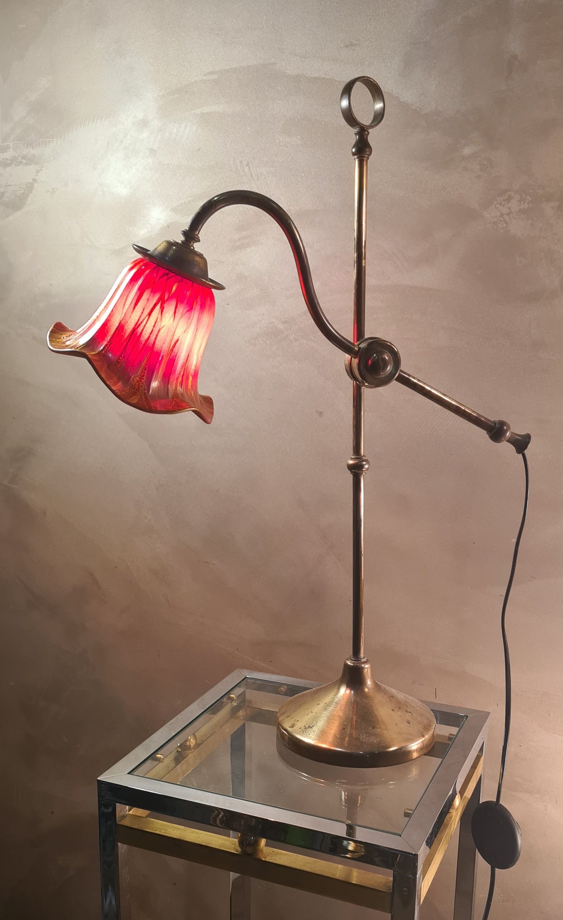 lamp1900 brass base cast iron very heavy, tulip red painted and gold