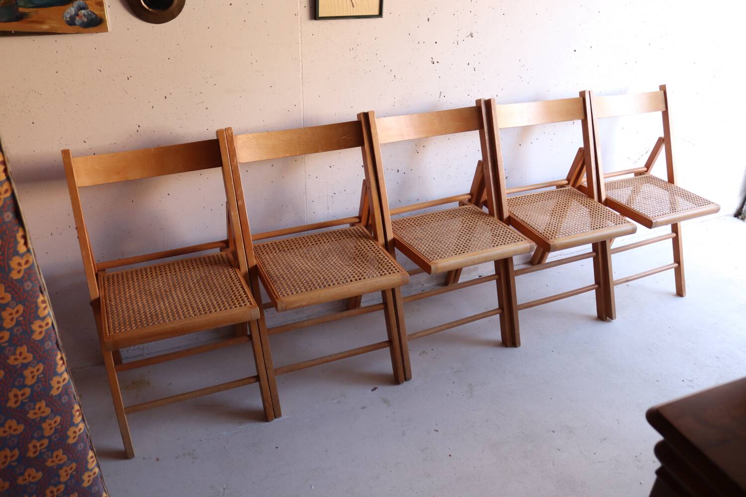 Set of 5 vintage folding chairs in beech and cane – Italy, 1970s