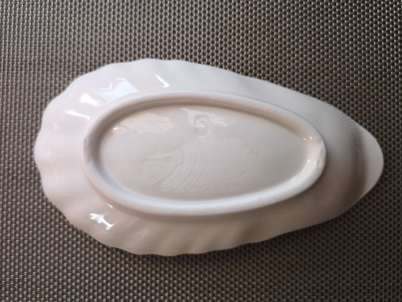 Empty pocket / white glazed ceramic soap holder - Early 20th century