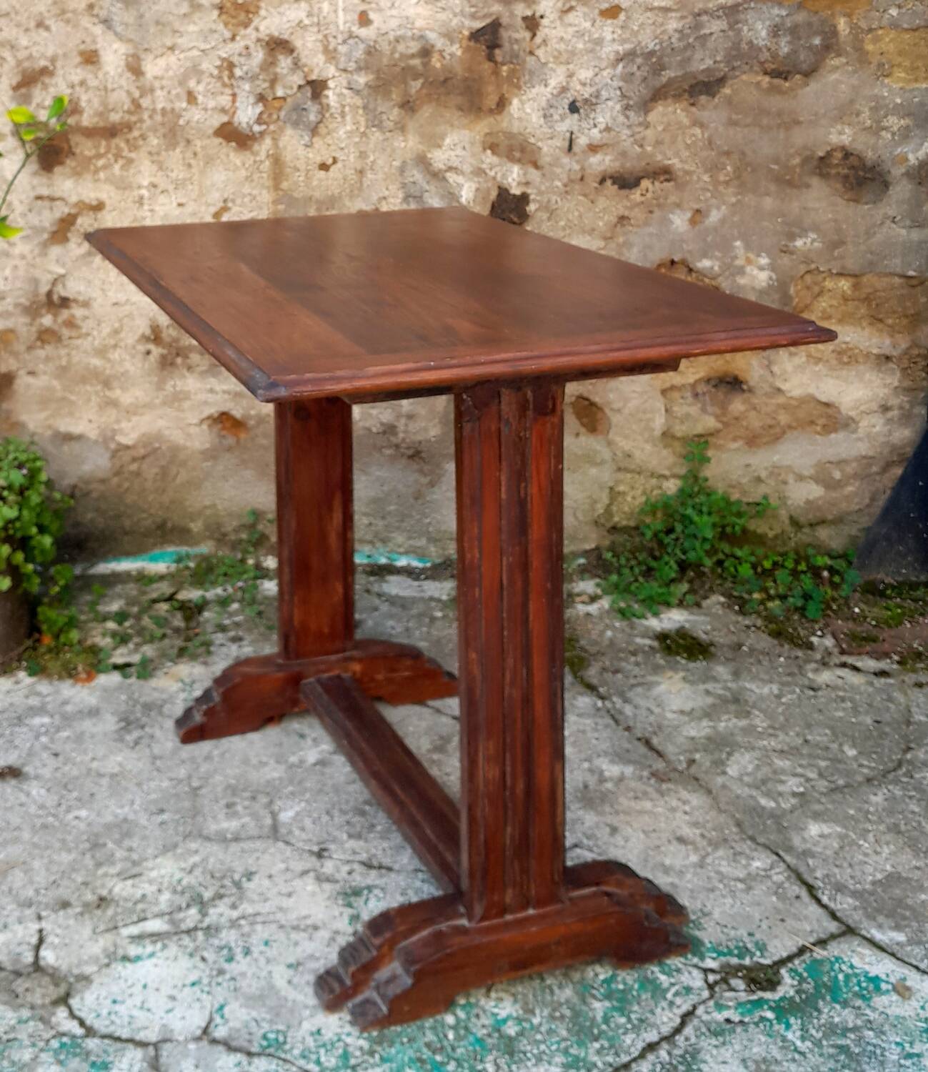 Bistro table