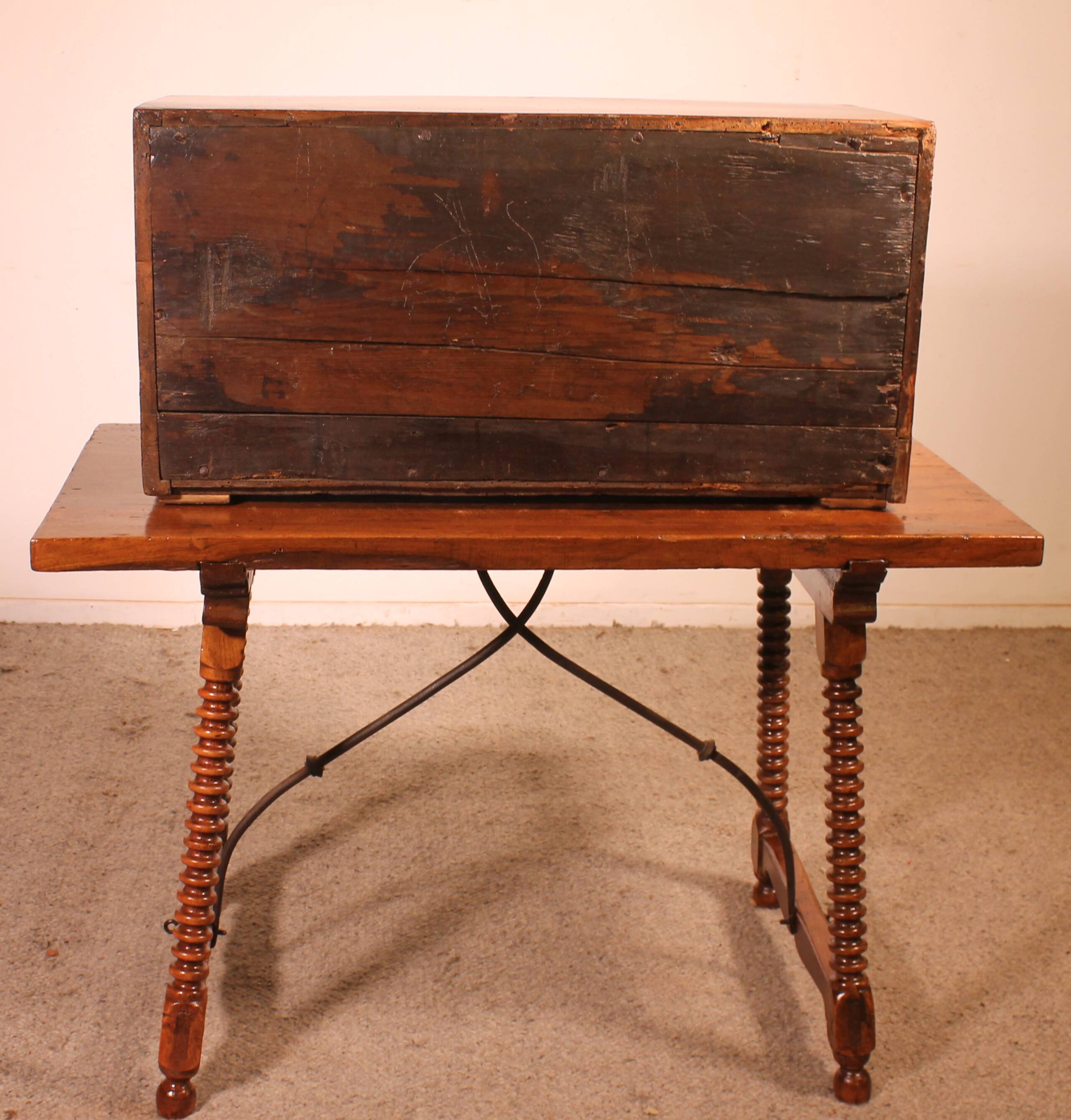 Renaissance Bargueno in Walnut and Fruitwood Marquetry - 16th Century