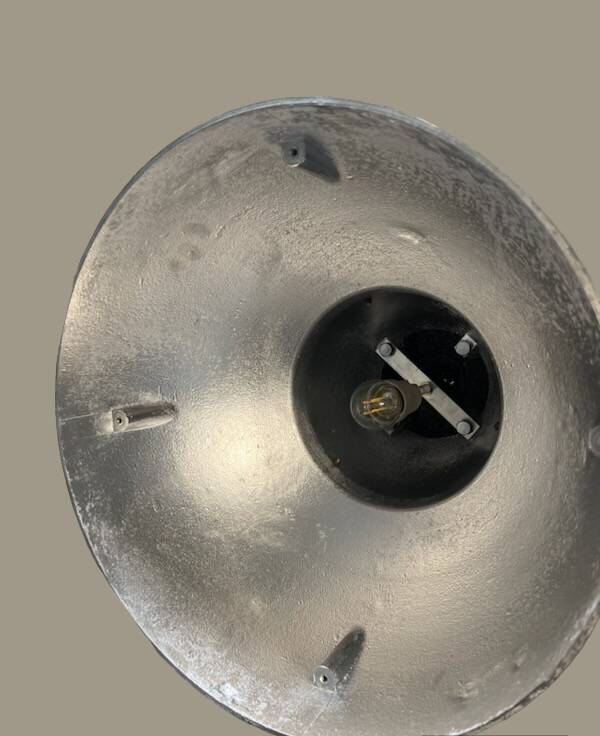 Green industrial lamp