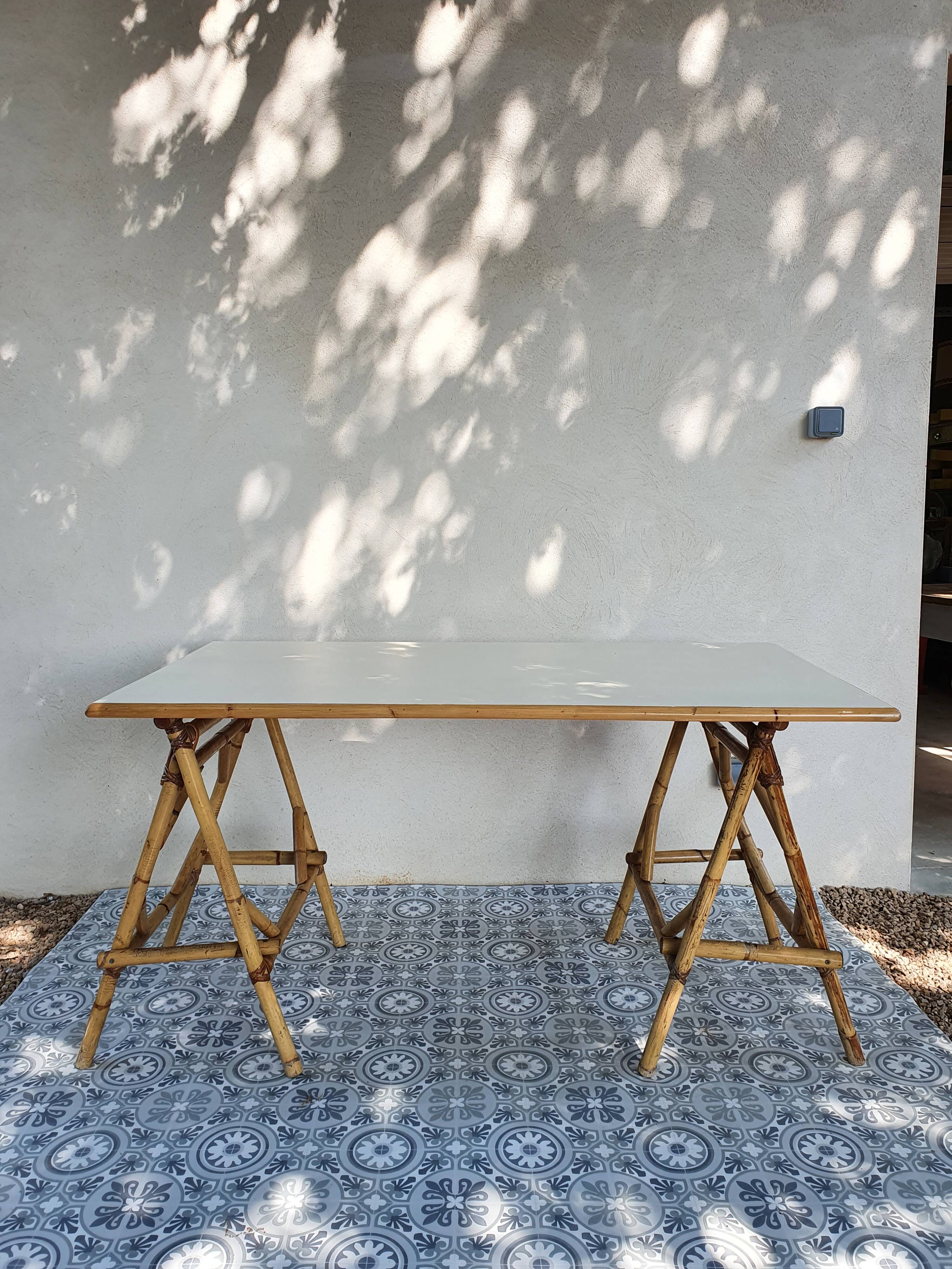 Bureau en rotin