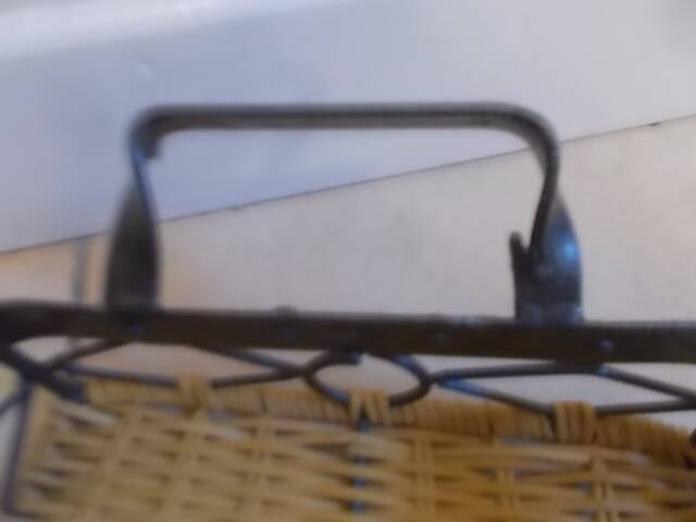 Plateau de service en osier et fer