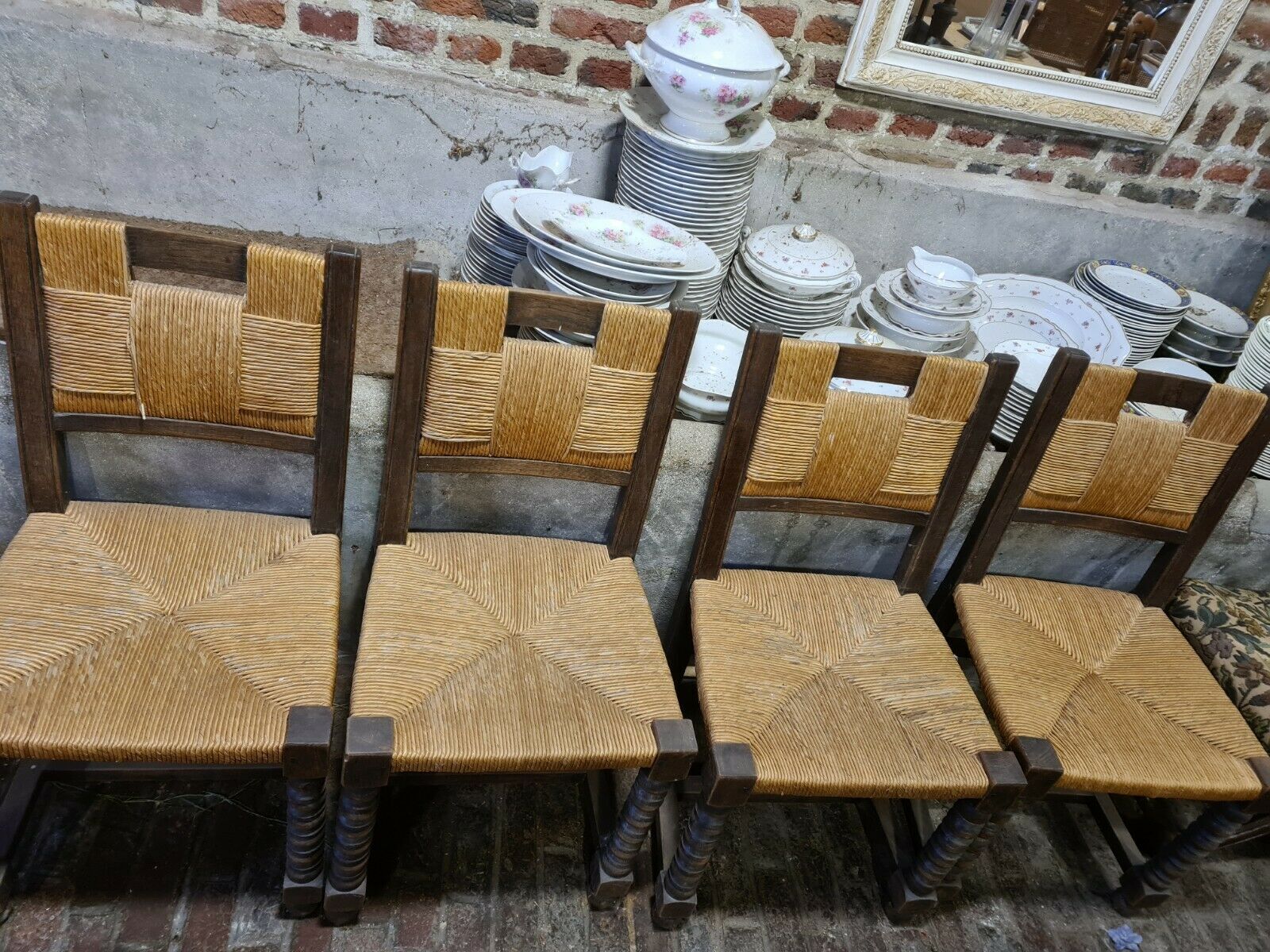 Country-style mulched chairs